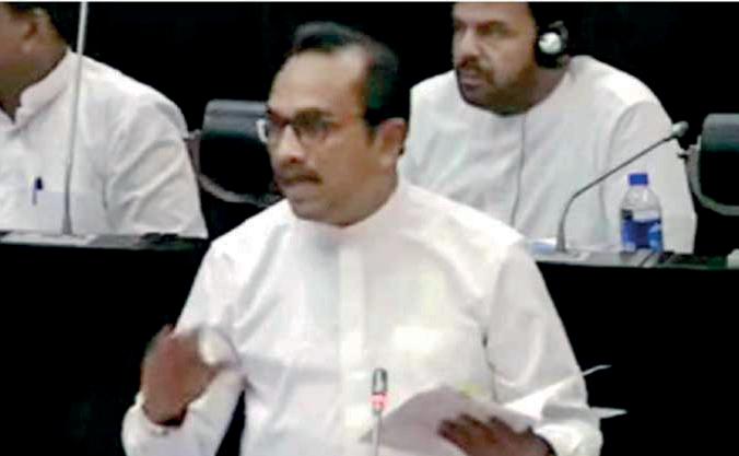 “எதிர்க்கட்சி தலைவர் தகுதியற்றவர்”