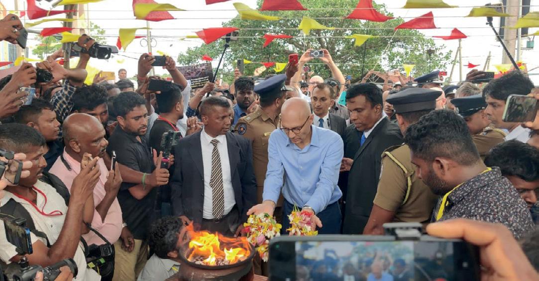 அணையா விளக்கில்...