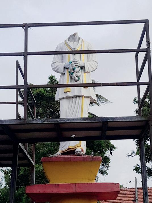 தந்தை செல்வா சிலையின் தலை தகர்ப்பு