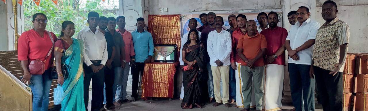 மகாத்மா காந்திக்கு கொழும்பில் கருங்கல் சிலை