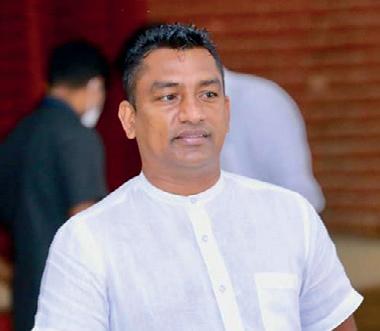 ஜனாதிபதி அனுரவுக்கு சேறுபூசிய குட்டி ஆராச்சி மன்னிப்பு கேட்டார்