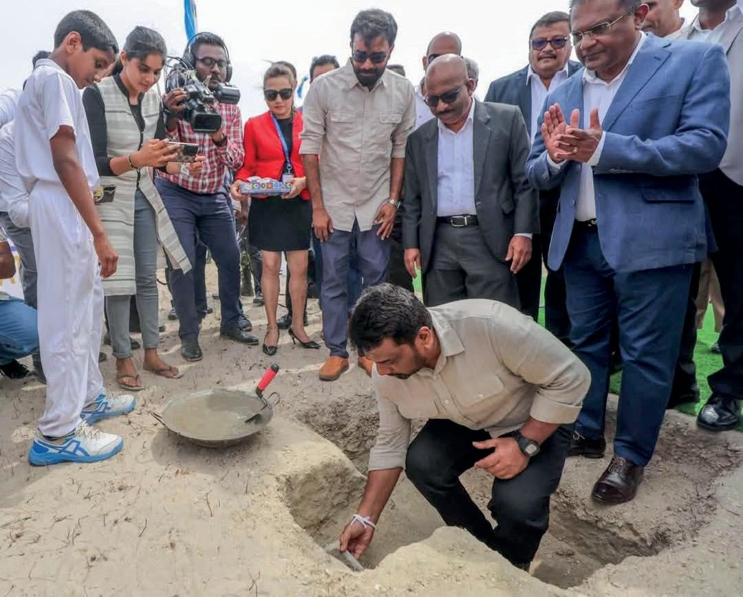 மண்டைத்தீவில் கிரிக்கெட் மைதானம்