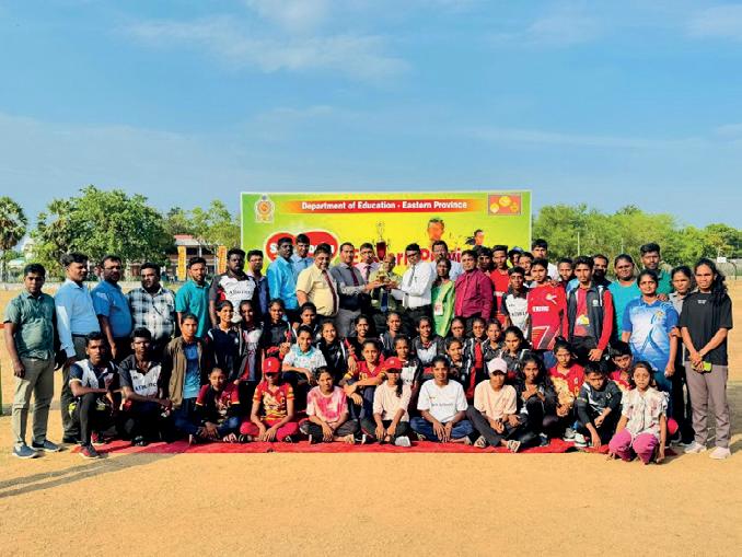 கிழக்கு பாடசாலைகளுக்கு இடையிலான விளையாட்டுப் போட்டி: முதலிடம் பெற்ற பட்டிருப்பு வலயம்