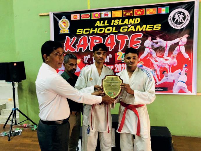 தேசிய மட்ட கராத்தே போட்டியில் திருக்கோவில் கல்வி வலயம் முதலிடம்