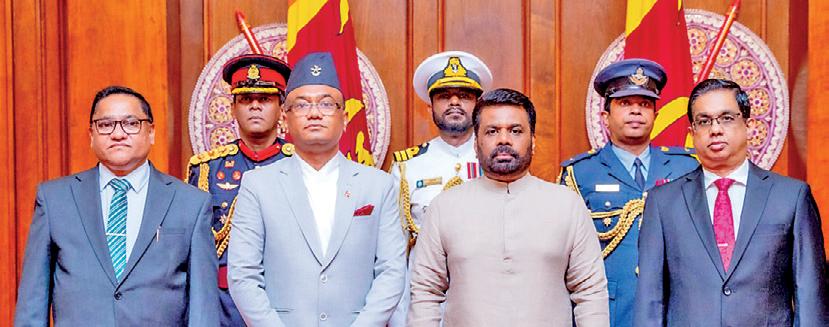 Three newly envoys to Sri Lanka present credentials to President