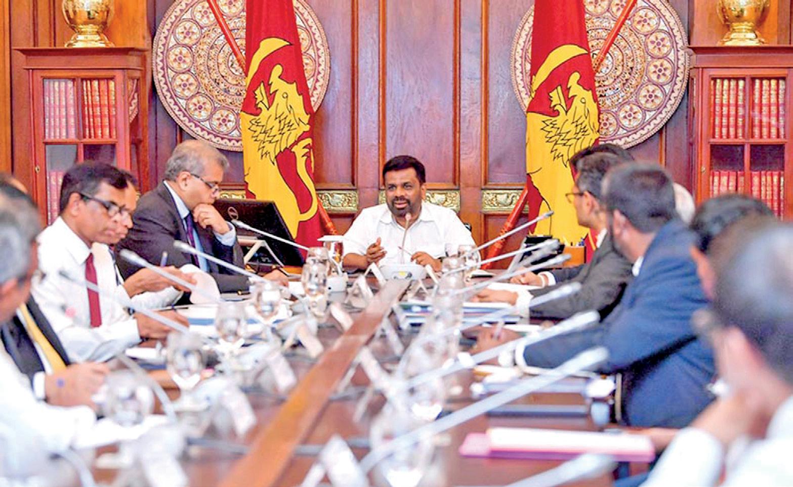 President directs Ministry officials to accelerate implementation of digital economic solutions