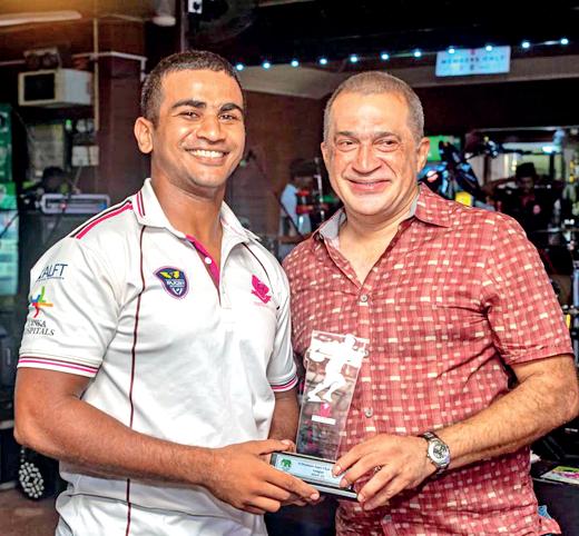 Shenal felicitated by Havies