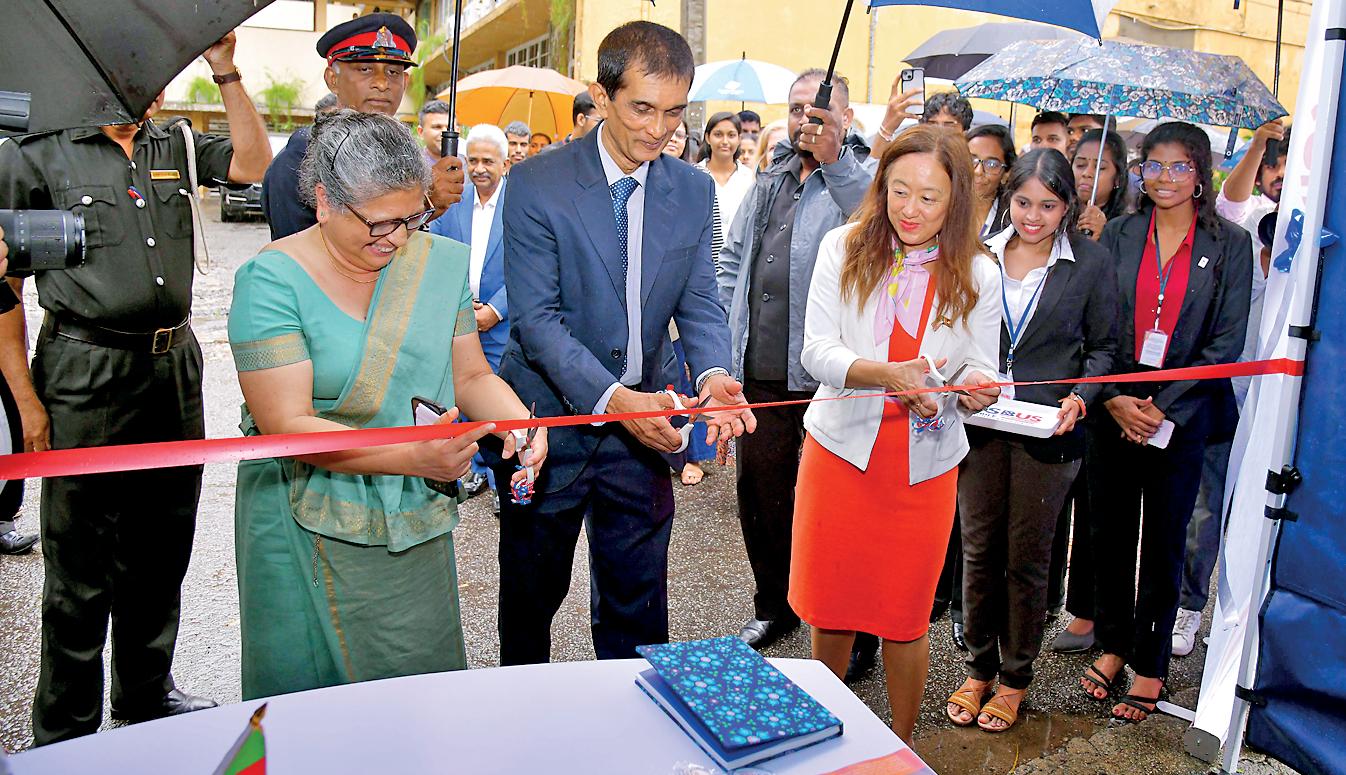 USBus mobile American Space begins nationwide journey across Sri Lanka