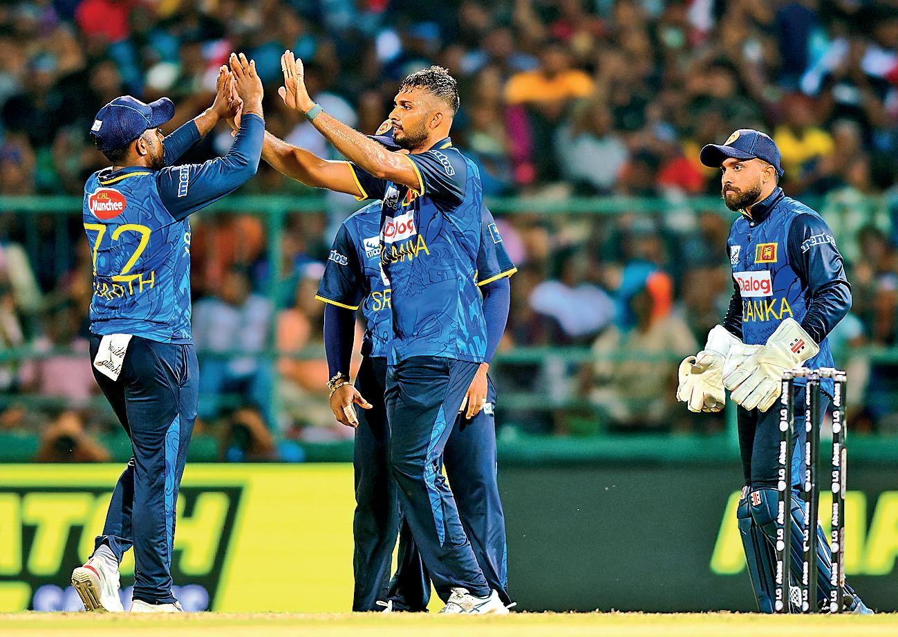 Sri Lanka run Bangladesh to the ground in first T20I