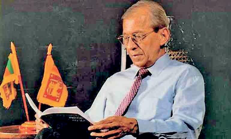 Bradman Weerakoon as crisis manager and international relations advisor