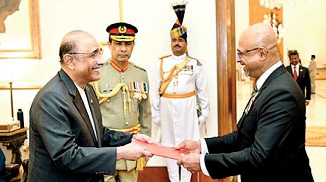 SL's High Commissioner to Pakistan presents credentials