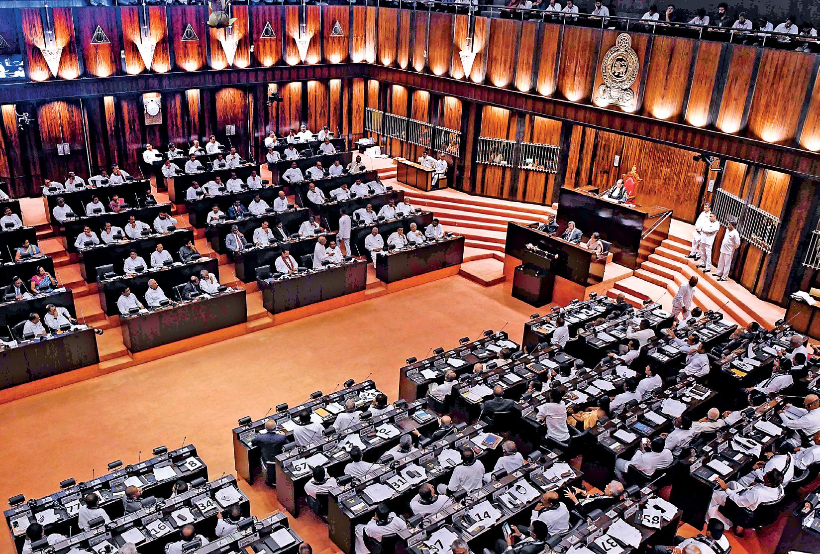 From “No Kings” to “No Clients”: Political and economic gravity – Part 1