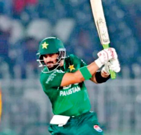Tariq hat-trick sees Pakistan as first team to qualify for final