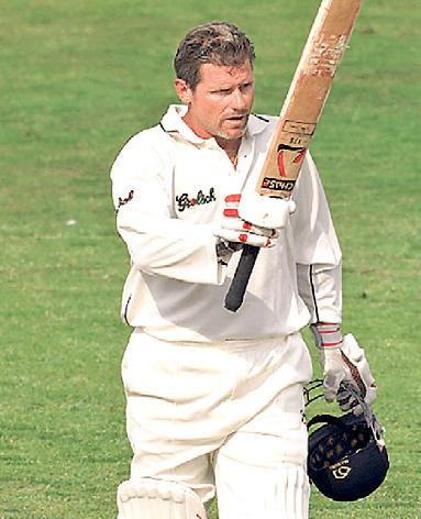 England 'great' Robin Smith scored his first overseas Test hundred at SSC