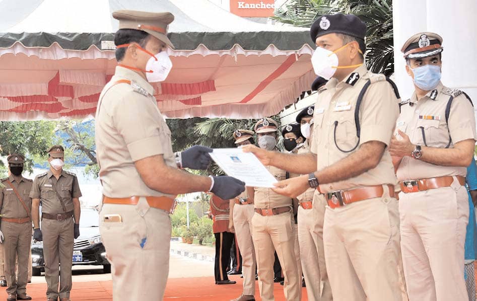 कोरोना संक्रमित 72 पुलिसकर्मी ठीक होकर काम पर लौटे