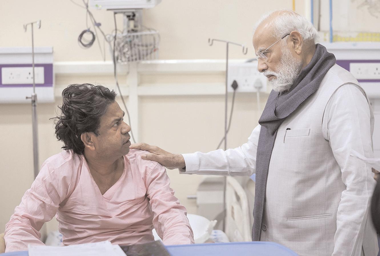 लाल किला विस्फोटः प्रधानमंत्री मोदी ने पीड़ितों से मुलाकात की