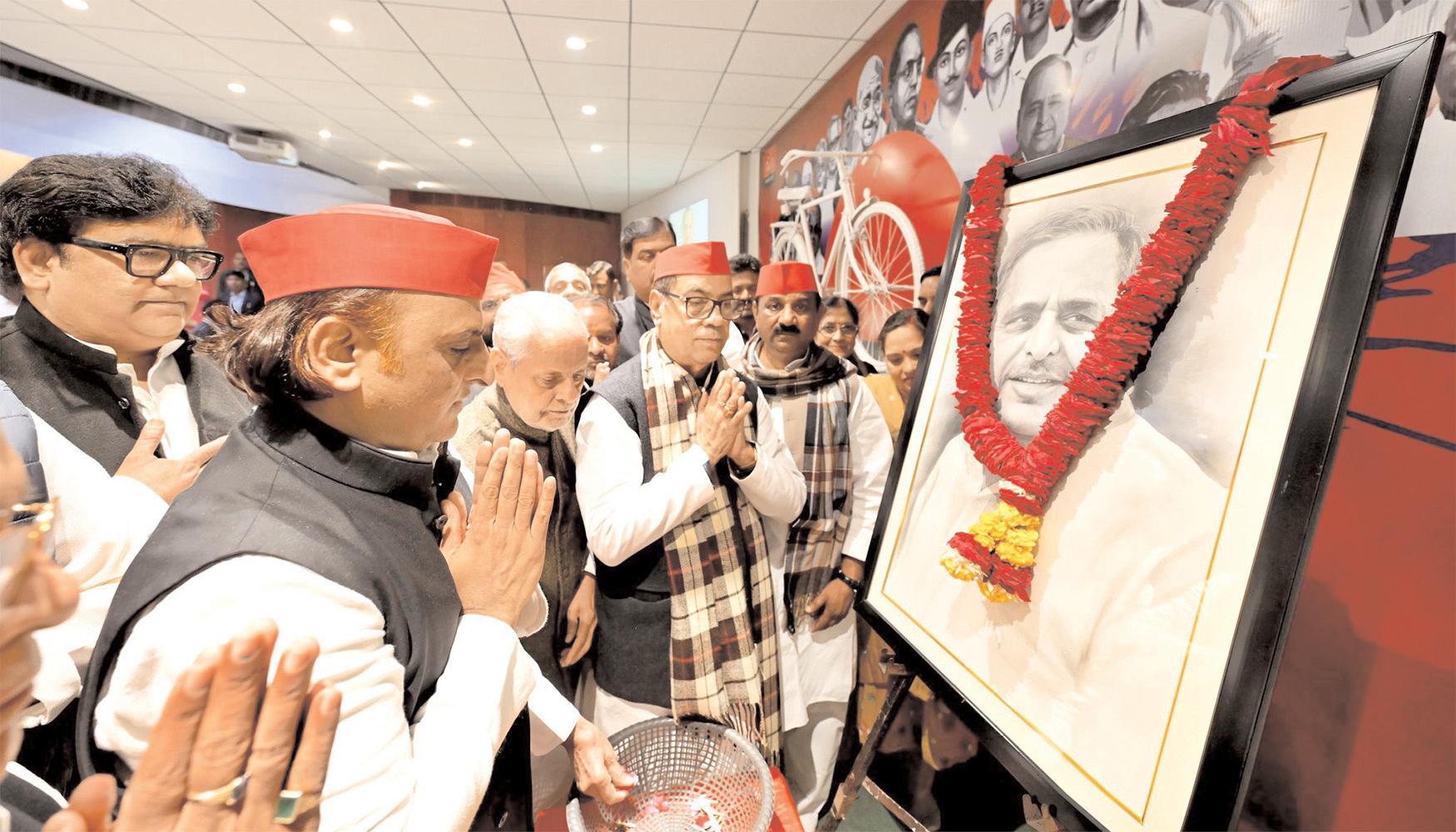 भाजपा, निर्वाचन आयोग सपा के जीते हर विधानसभा क्षेत्र में वोट काटने की कर रहे साजिश : अखिलेश यादव