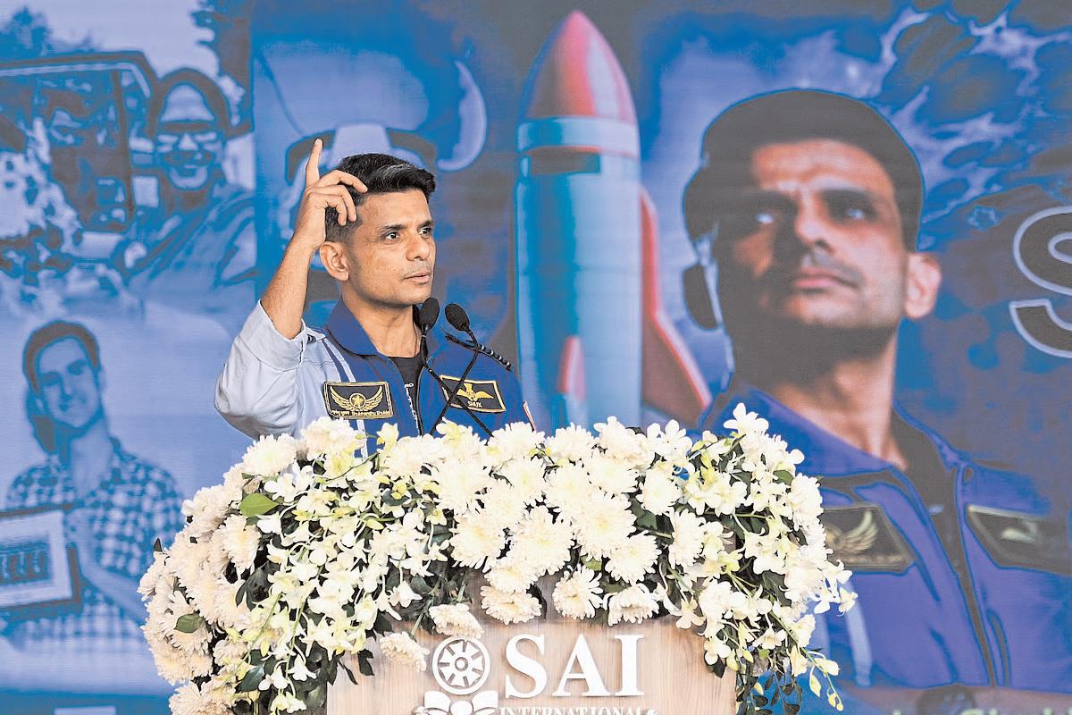 अंतरिक्ष बहुत मज़ेदार जगह, लेकिन भारहीनता के कारण रहती है भ्रम की स्थिति : शुभांशु शुक्ला