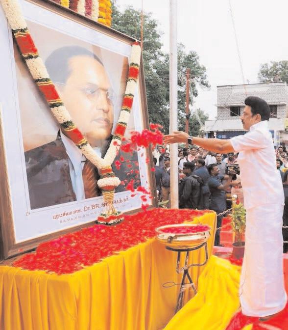 तमिलनाडु के राज्यपाल और मुख्यमंत्री ने अंबेडकर को श्रद्धांजलि दी