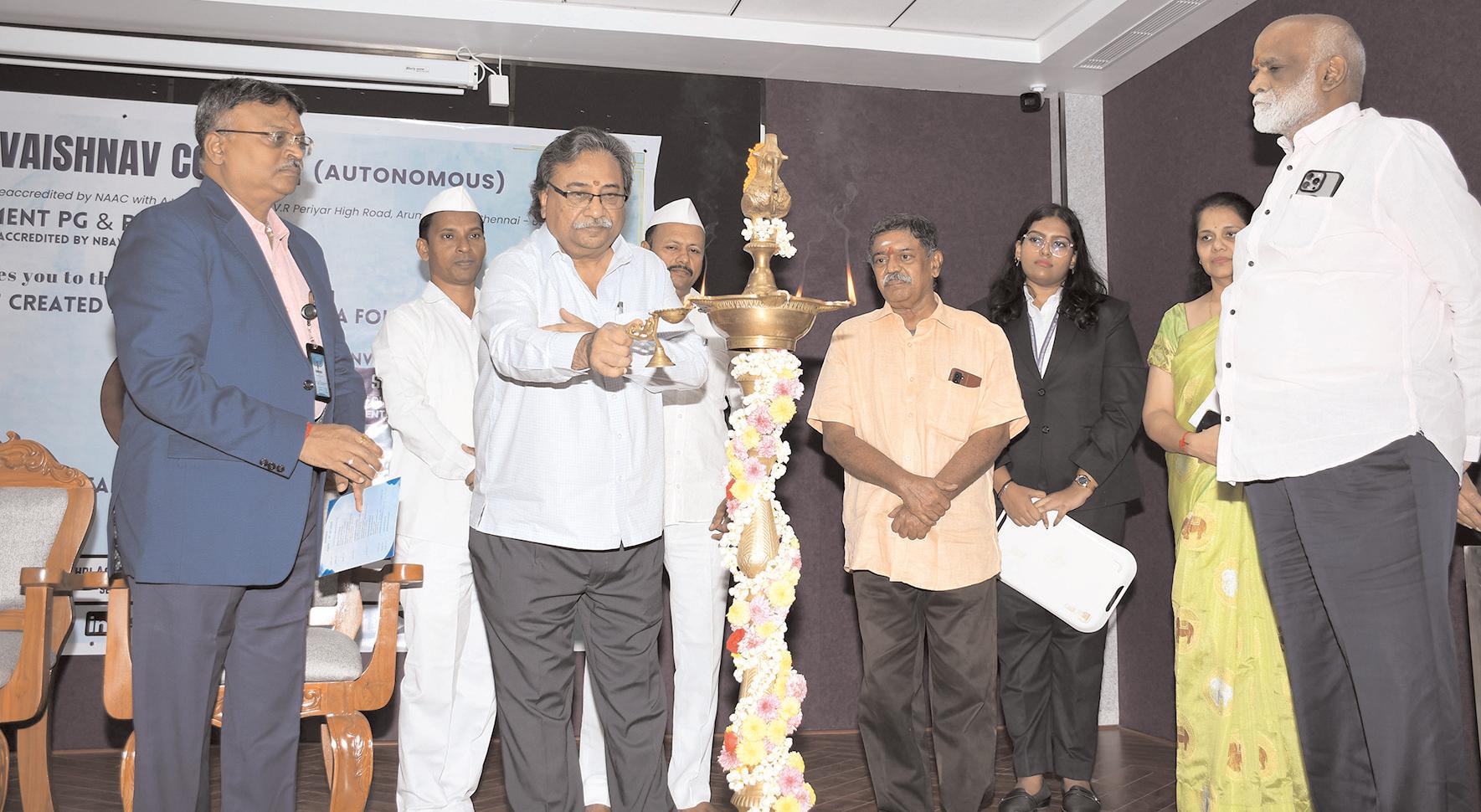 द्वारकादास गोवर्धनदास वैष्णव कॉलेज के एम बी ए विभाग द्वारा प्रथम जयगोपाल गाड़ोदिया एंडोमेंट व्याख्यान का आयोजन