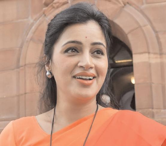 हिंदुस्तान को बचाने लिए हिंदुओं को तीन-चार बच्चे पैदा करना चाहिए : नवनीत राणा