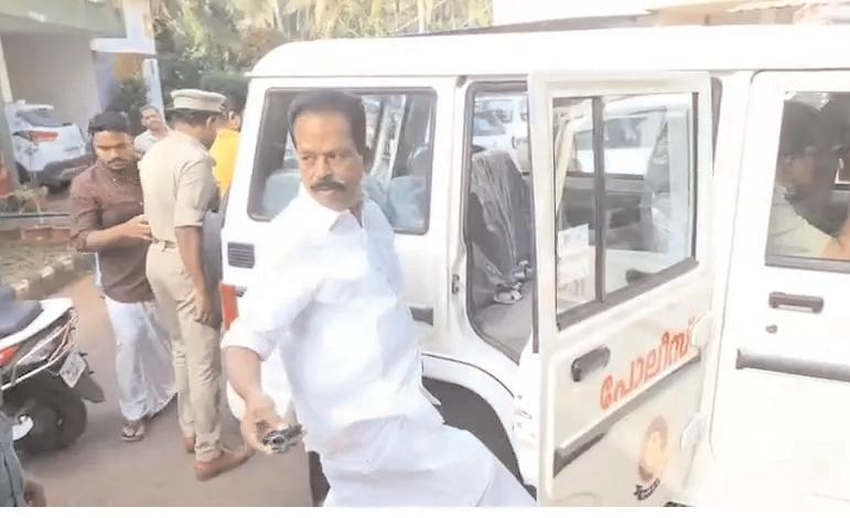 पिनराई व शबरिमला मामले के आरोपी की एआई निर्मित तस्वीर साझा करने के आरोप में कांग्रेस नेता गिरफ्तार
