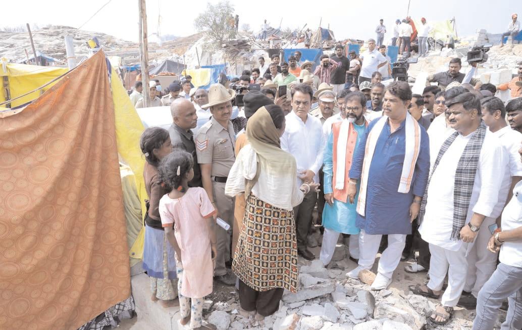 कर्नाटक में मिनी बांग्लादेश बना रहे हैं : आर. अशोक