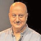 देश की रक्षा में जान गंवाने वाले सैनिकों को अनुपम खेर ने किया याद