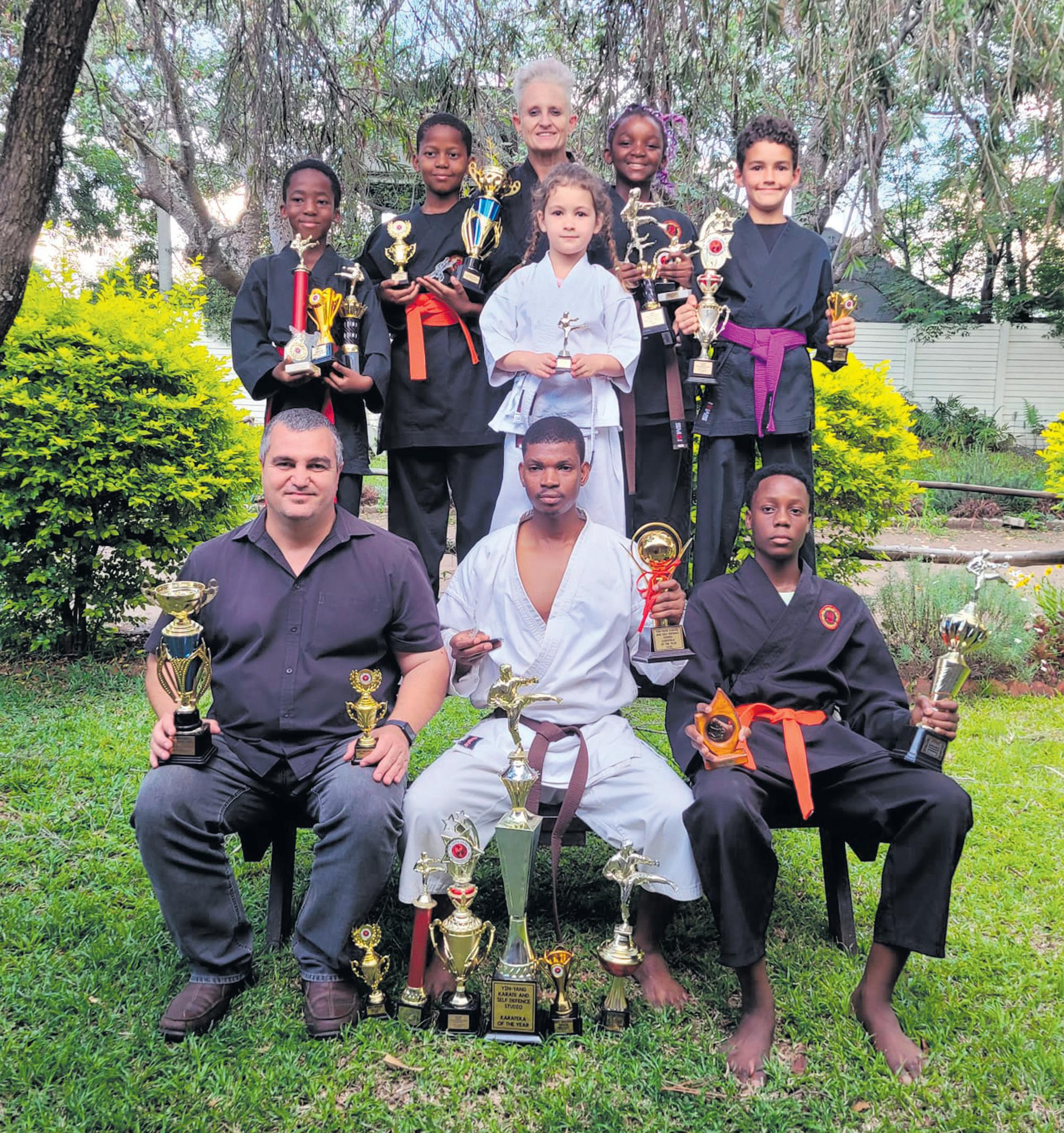 Yin-Yang celebrates hard-working karatekas at prize-giving ceremony