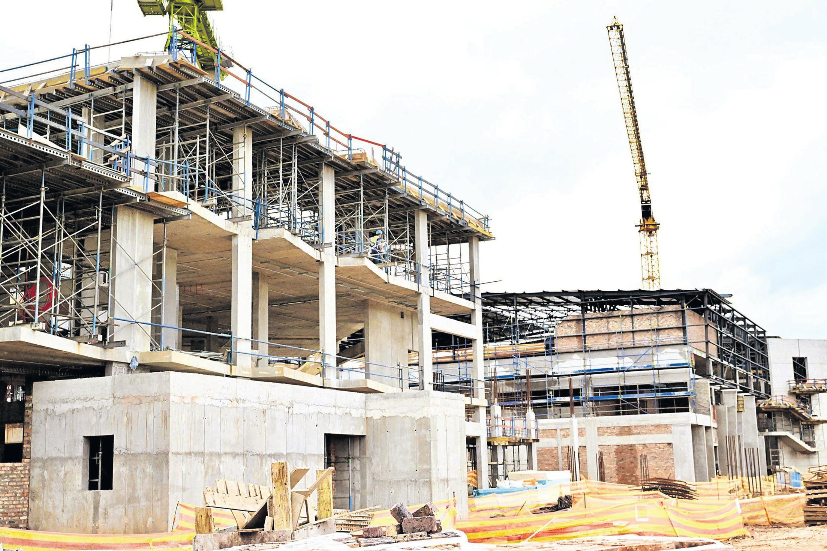 Academic hospital 41% complete, progress on par