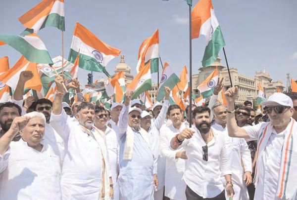 कांग्रेस ने सशस्त्र बलों के समर्थन में 'जय हिंद तिरंगा यात्रा' निकाली