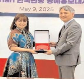 कोरिया की 'टूरिज्म एंबेसडर' नियुक्त हुईं हिना खान
