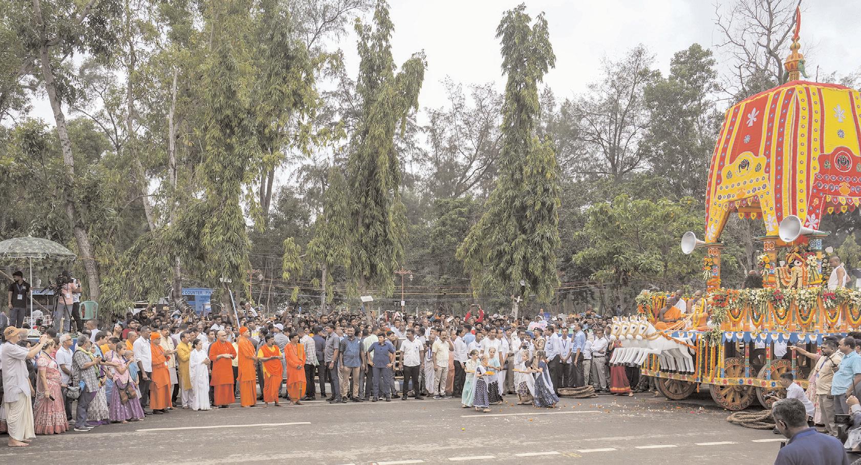 ममता ने दीघा के नवनिर्मित जगन्नाथ मंदिर की पहली रथ यात्रा की शुरूआत की