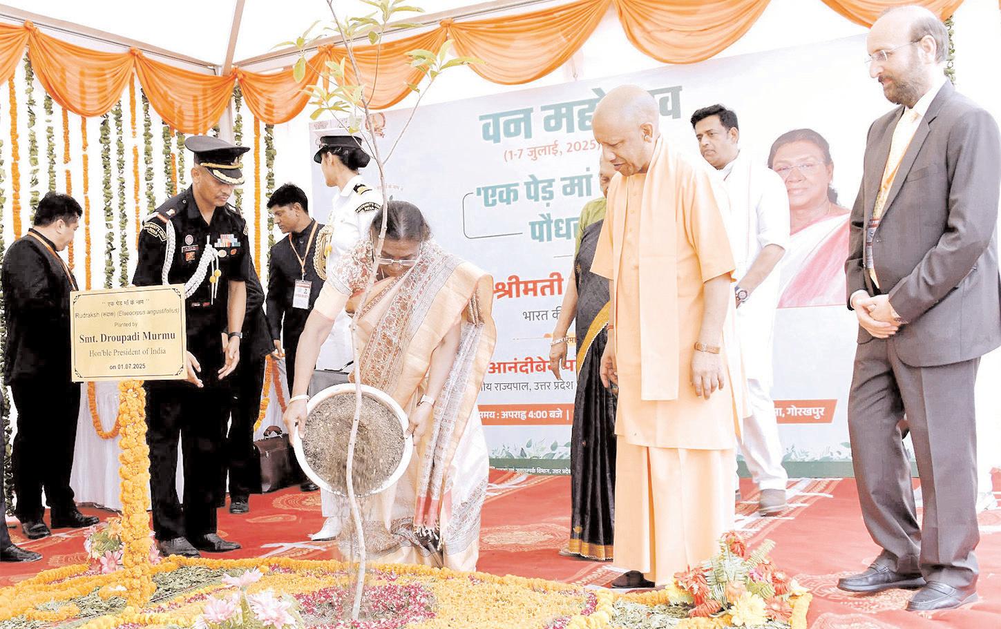 देश की करोड़ों महिलाओं के लिए आदर्श हैं राष्ट्रपति मुर्मू : योगी आदित्यनाथ