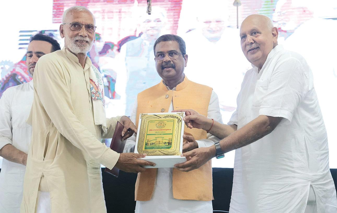 वैश्विक बाजारों की ओर बढ़ रहे हैं किसान : धर्मेंद्र प्रधान