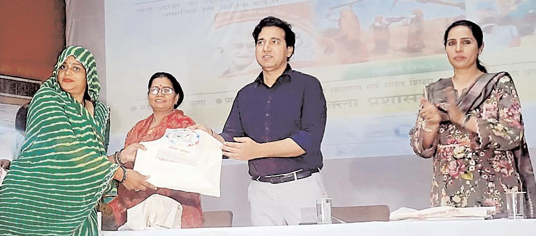 साक्षरता से सशक्तिकरण के लिए जयपुर जिला प्रशासन ने किया 'नरेगा आखर' अभियान का आगाज
