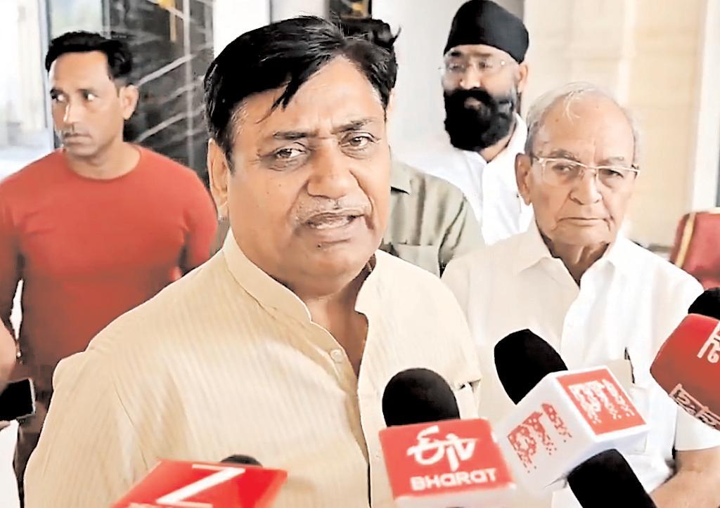 डोटासरा ने अस्पताल में आग की घटना को लेकर स्वास्थ्य मंत्री के इस्तीफे की मांग की