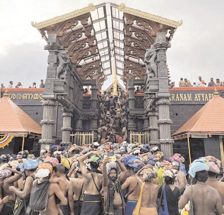 सबरीमला मंदिर के कपाट वार्षिक तीर्थयात्रा के लिए खुले, श्रद्धालुओं की भीड़ उमड़ी