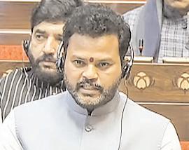 इंडिगो की उड़ान कार्यक्रम में 10 प्रतिशत कटौती का आदेश