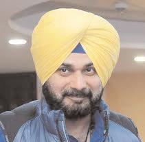 हमेशा कांग्रेस के साथ रहूंगी, पार्टी को बर्बाद कर रहे हैं वडिंग : नवजोत कौर सिद्धू