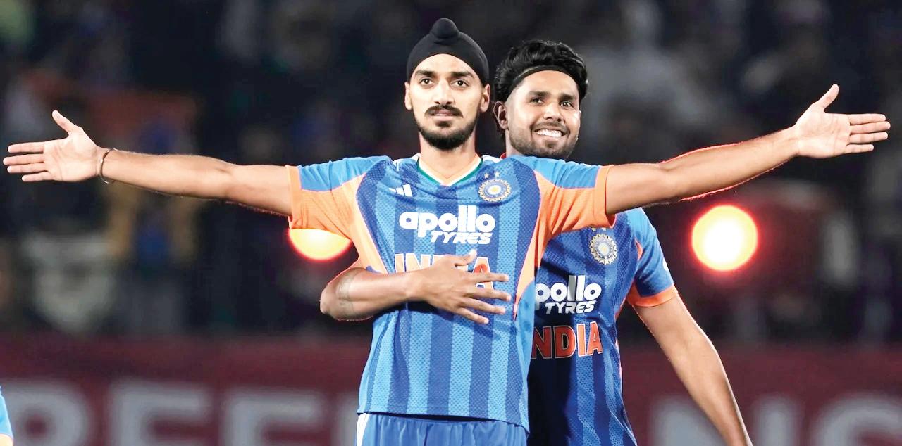 दक्षिण अफ्रीका को सात विकेट से हराकर भारत ने श्रृंखला में बनाई बढ़त