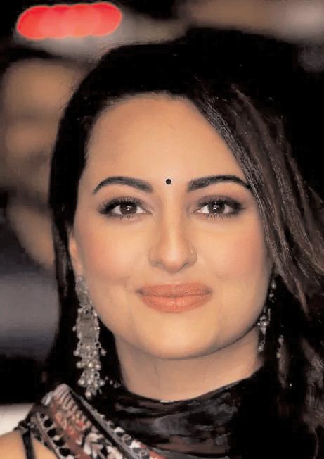 भारत में भी बच्चों के लिए लागू हो सोशल मीडिया बैन : सोनाक्षी सिन्हा