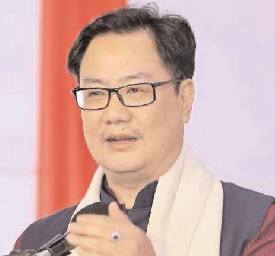 प्रधानमंत्री को 'धमकी' देने के मामले में माफी मांगें राहुल, खरगे : रीजीजू