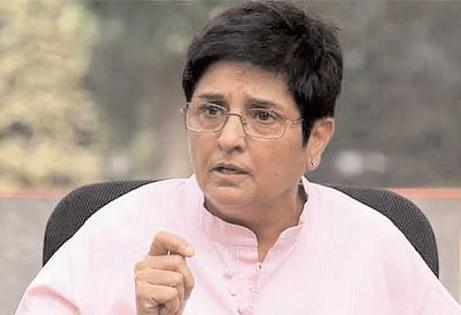 महिलाएं स्वाभाविक रूप से नेता बनने के लिए प्रेरित होती हैं : किरण बेदी
