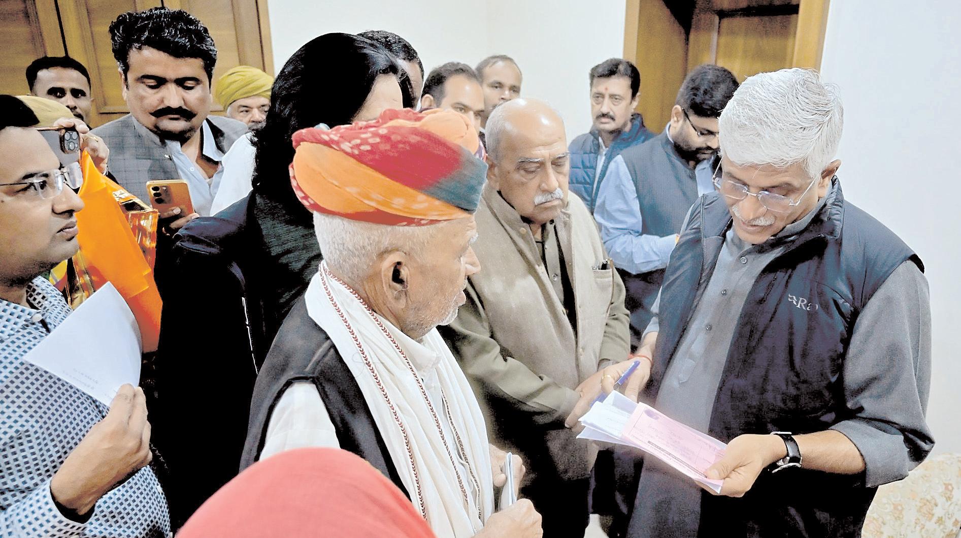 संसद को राजनीतिक हंगामे का अखाड़ा बना रहा विपक्ष : शेखावत