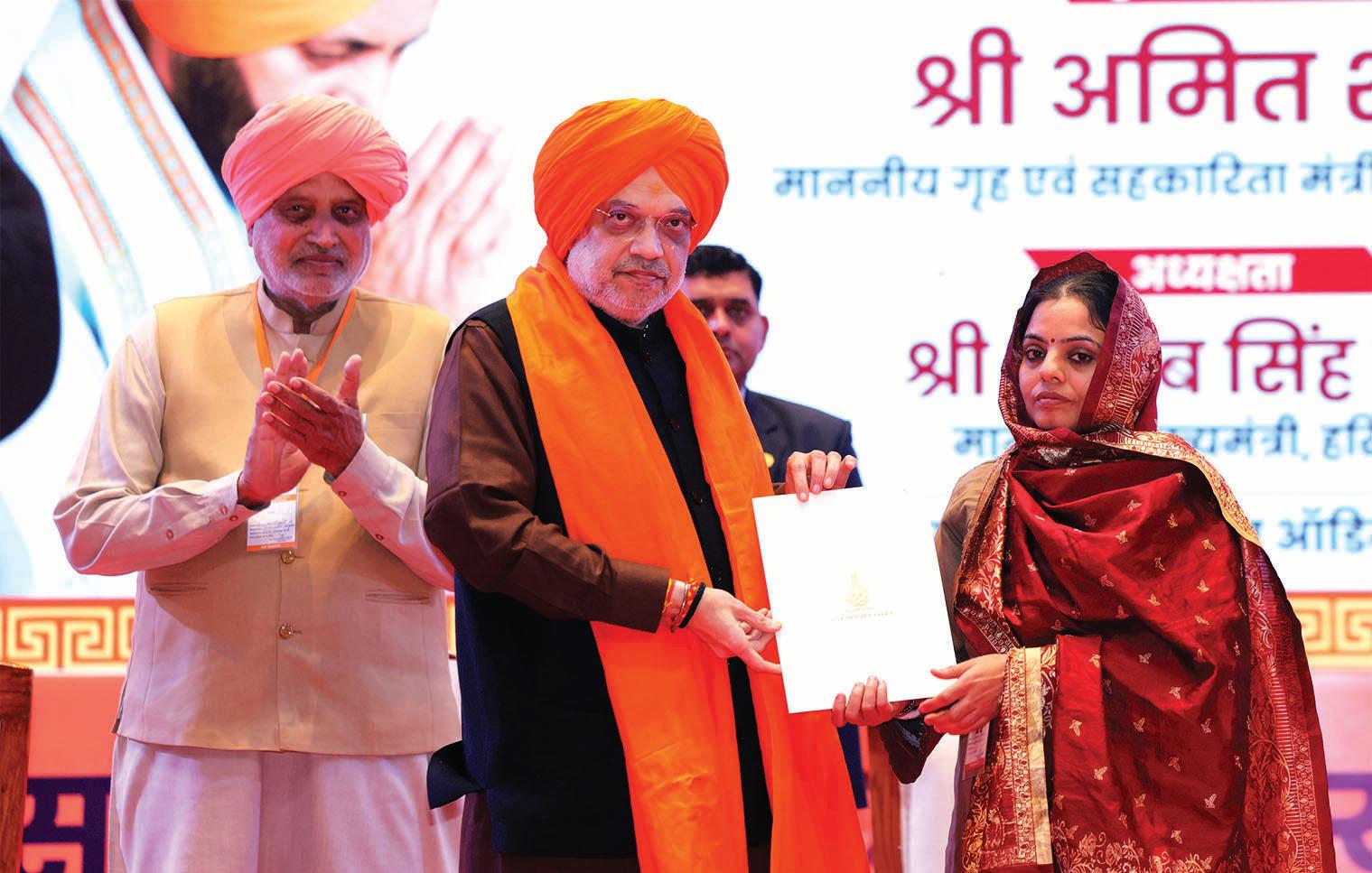 किसानों को खुशहाल बनाने के लिए काम कर रही है सरकार : शाह