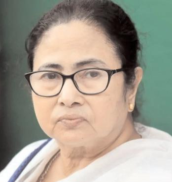 ममता ने सीईसी से पश्चिम बंगाल में एसआईआर को रोकने का आग्रह किया