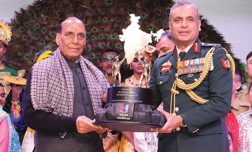 युवाओं को हर चुनौती का सामना करने के लिए तैयार रहना चाहिए : राजनाथ