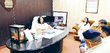 सड़क सुरक्षा को लेकर नहीं बरती जाएगी लापरवाहीः एसडीएम शिखा