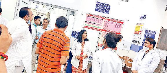 स्वास्थ्य मंत्री ने सरदार वल्लभभाई पटेल अस्पताल का किया निरीक्षण